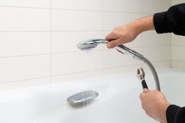 Cost of Leaky Shower Repair in Navarre