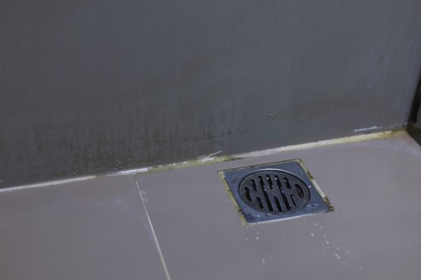 Cost of Bathroom Drain Installation in Navarre