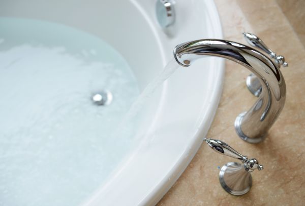Cost of Tub Faucet Replacement in Navarre