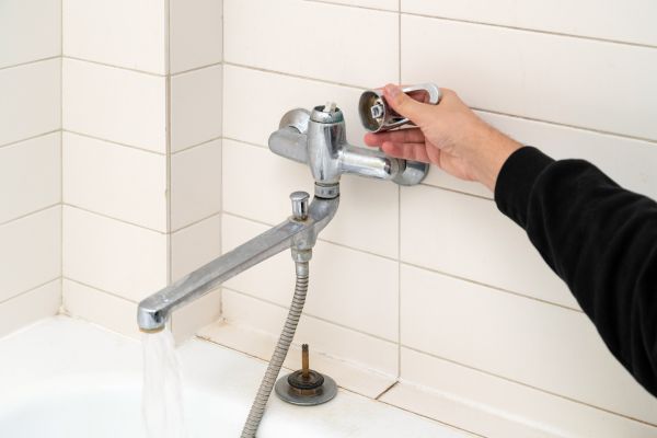 Cost of Shower Handle Repair in Navarre