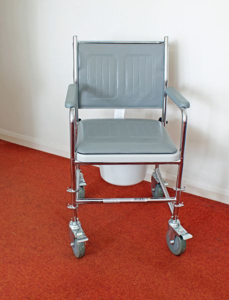 Cost of Commode Replacement in Navarre